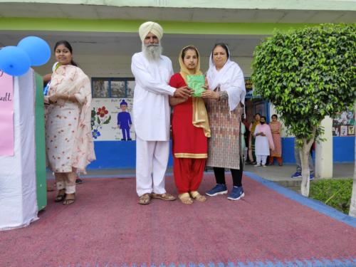 Prize distribution on final result (2)